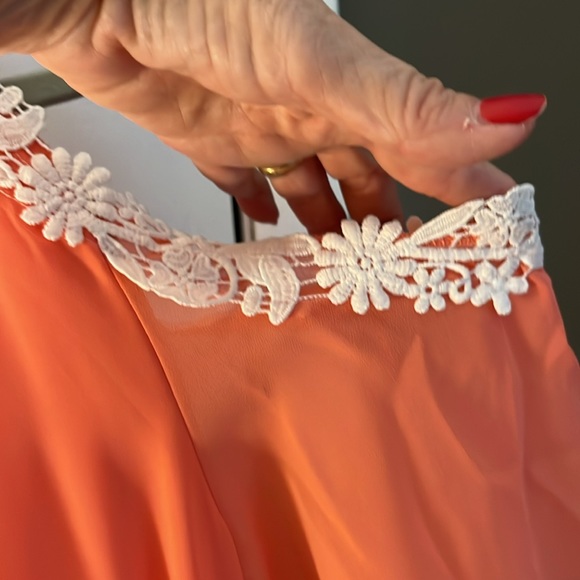 Coral Dress with cold shoulders with white trim, size medium. - Picture 4 of 6